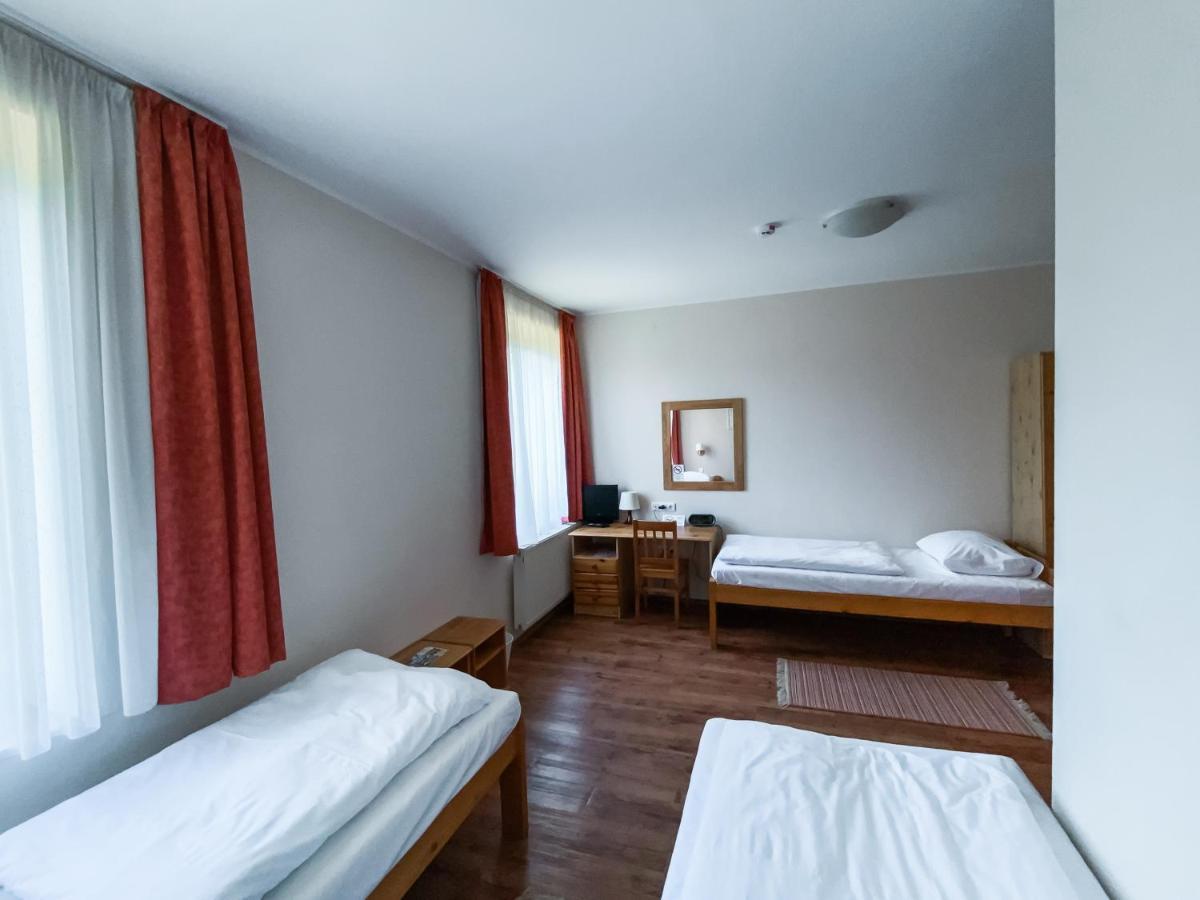 Hotel Anna Panzio Dunavarsány Exterior foto