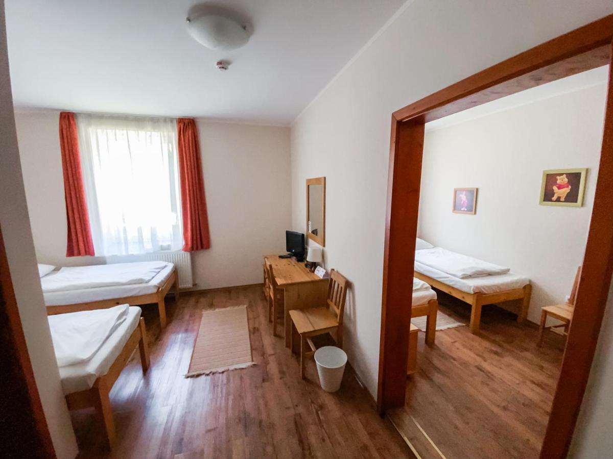 Hotel Anna Panzio Dunavarsány Exterior foto